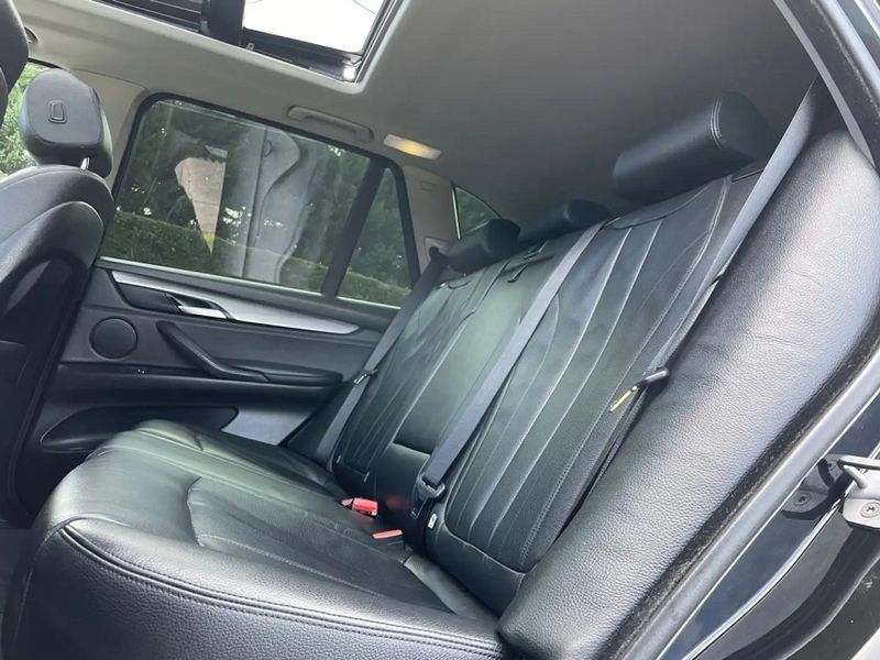 BMW X5 • 2014 • 126,000 km 11