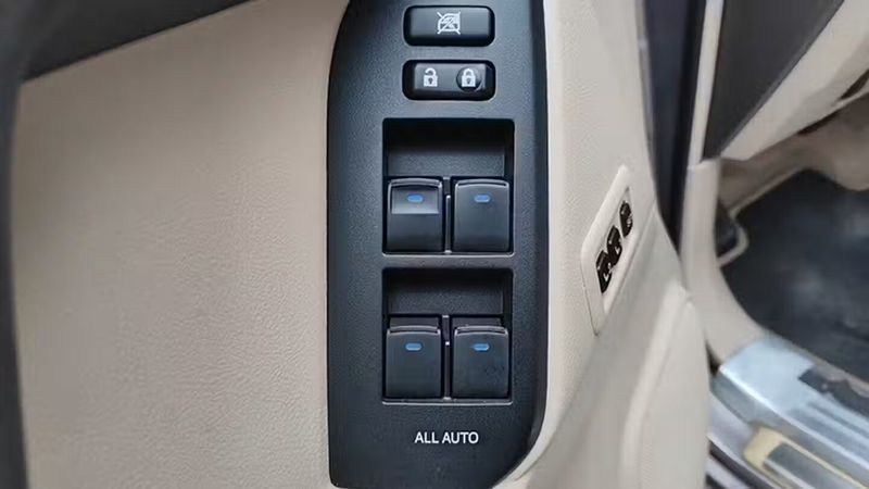 Toyota Land Cruiser • 2022 • 116,987 km 25