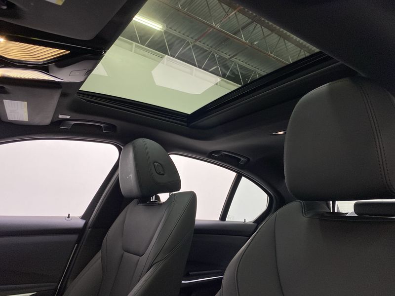 BMW 3 Series • 2019 • 15,261 km 7