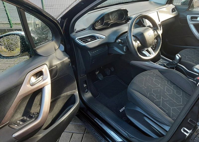 Peugeot 2008 • 2015 • 150,000 km 3