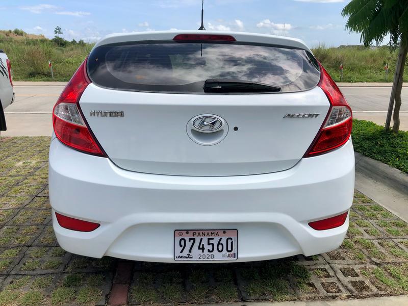 Hyundai Accent • 2012 • 120,000 km 2