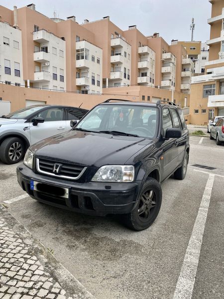 Honda CR-V • 1997 • 242,000 km 3