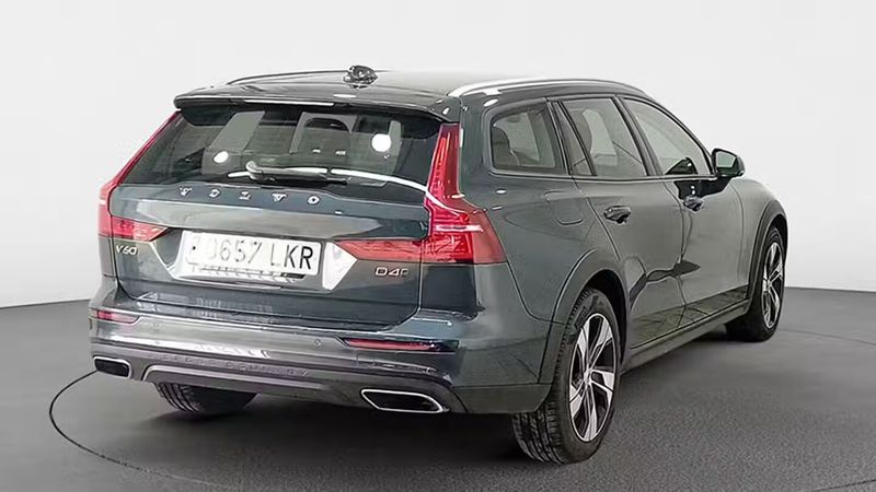 Volvo V60 Cross Country • 2020 • 61,601 km 4