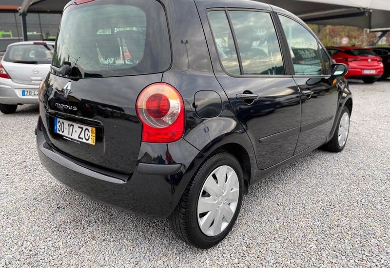 Renault Mégane • 2004 • 180,000 km 9