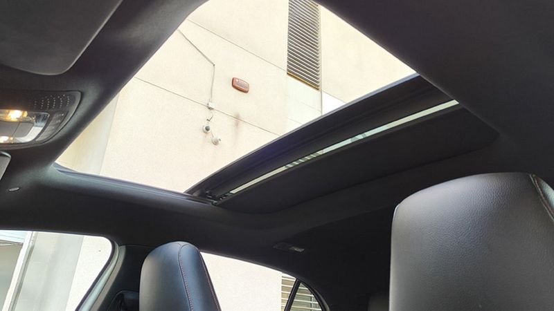 Mercedes-Benz A-Class • 2018 • 126,671 km 3