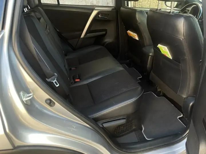 Toyota RAV4 • 2018 • 190,000 km 5