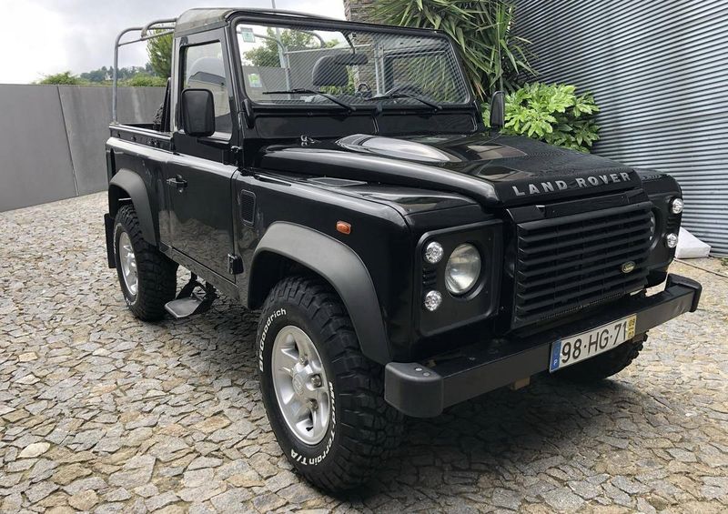 Land Rover Defender • 2009 • 129,999 km 1