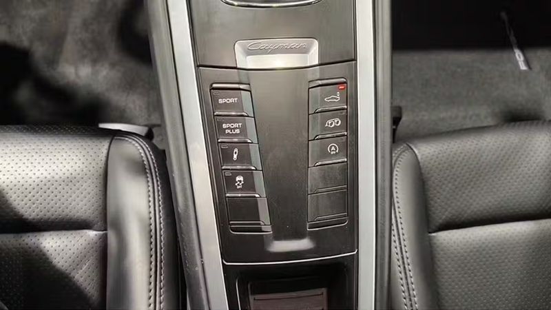 Porsche Cayman • 2015 • 68,000 km 3