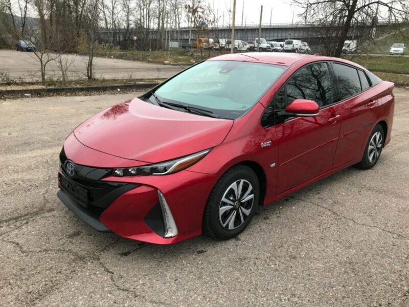 Toyota Prius • 2017 • 112,000 km 1