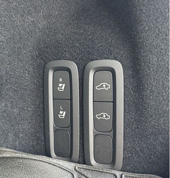 Volvo XC60 • 2020 • 74,000 km 17