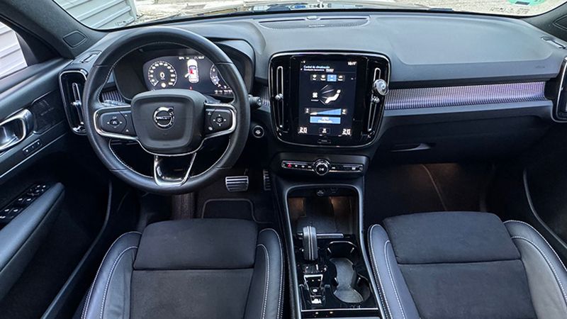 Volvo XC40 • 2021 • 60,487 km 4