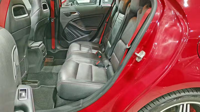 Mercedes-Benz A-Class • 2013 • 68,690 km 11