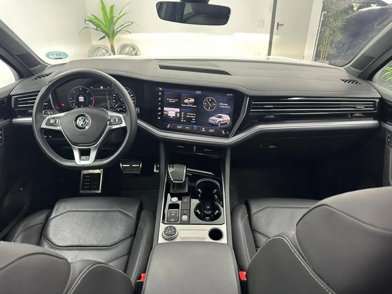 Volkswagen Touareg • 2019 • 155,000 km 4