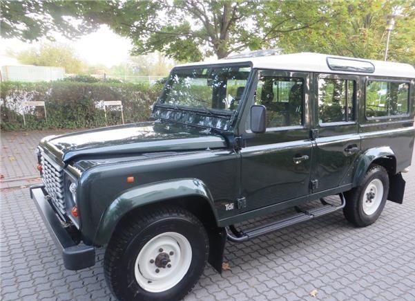 Land Rover Defender • 1999 • 92,000 km 1