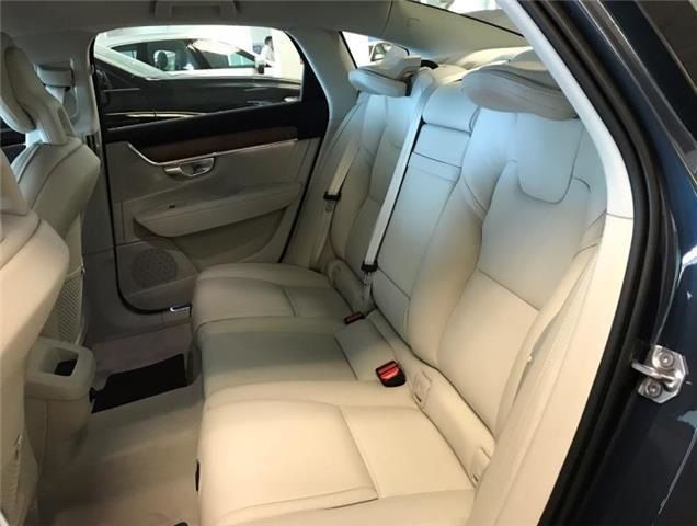 Volvo S90 • 2017 • 91,800 km 6