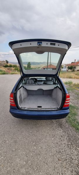 Mercedes-Benz C-Class • 2002 • 237,000 km 11