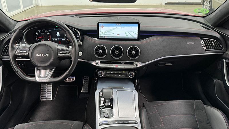 Kia Stinger • 2022 • 28,824 km 5
