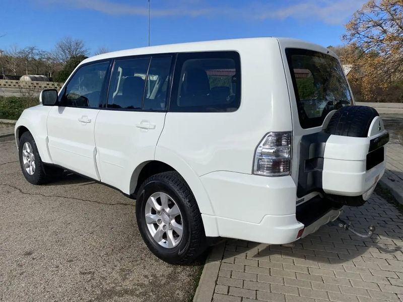 Mitsubishi Montero • 2014 • 180,400 km 3