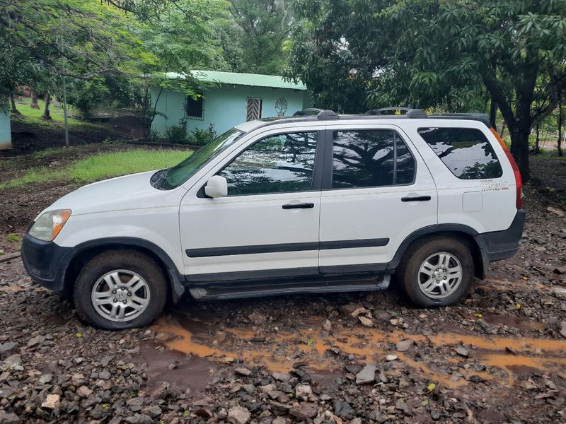 Honda CR-V • 2004 • 180,000 km 8