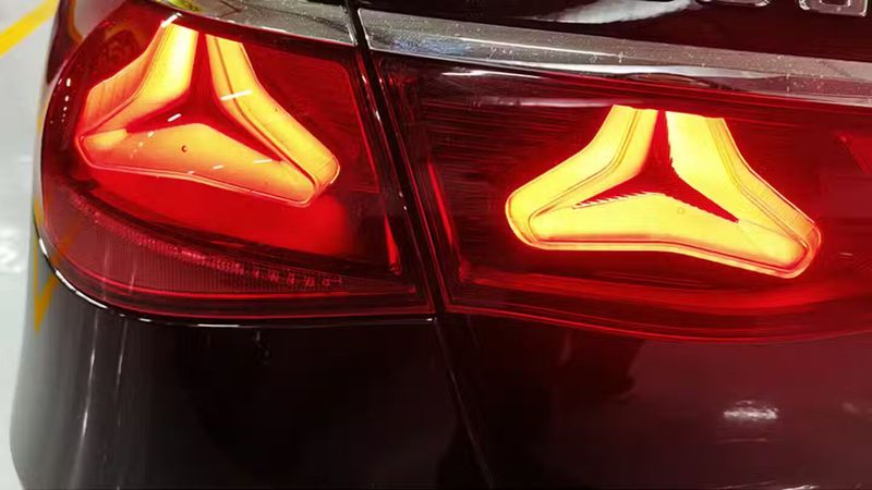 Mercedes-Benz E • 2024 • 55,299 km 15