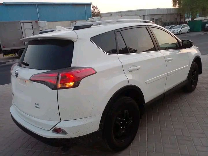 Toyota RAV4 • 2018 • 50,000 km 3