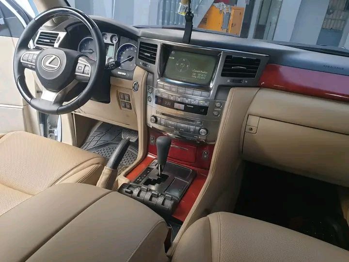 Lexus LX • 2020 • 90 km 2