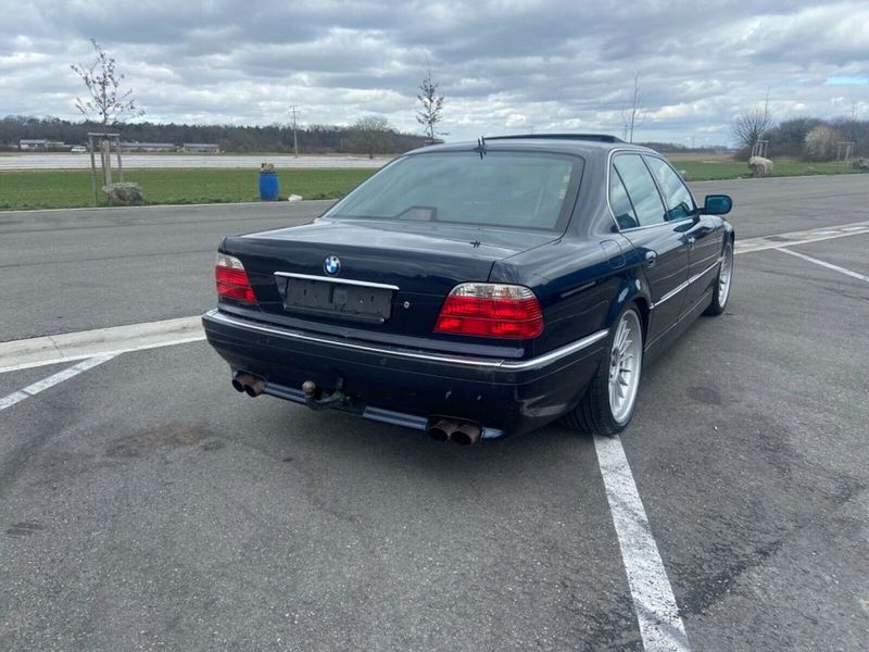 BMW Alpina • 1999 • 128,000 km 3