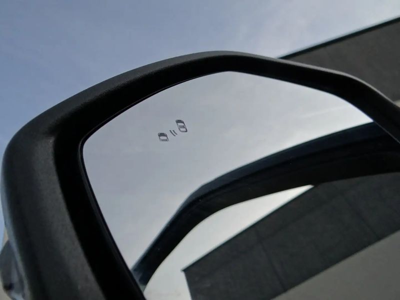 Ford Explorer • 2023 • 38,000 km 13