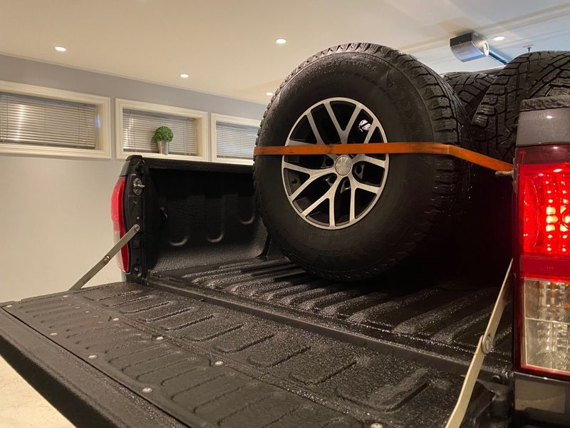 Toyota Hilux • 2016 • 74,000 km 2