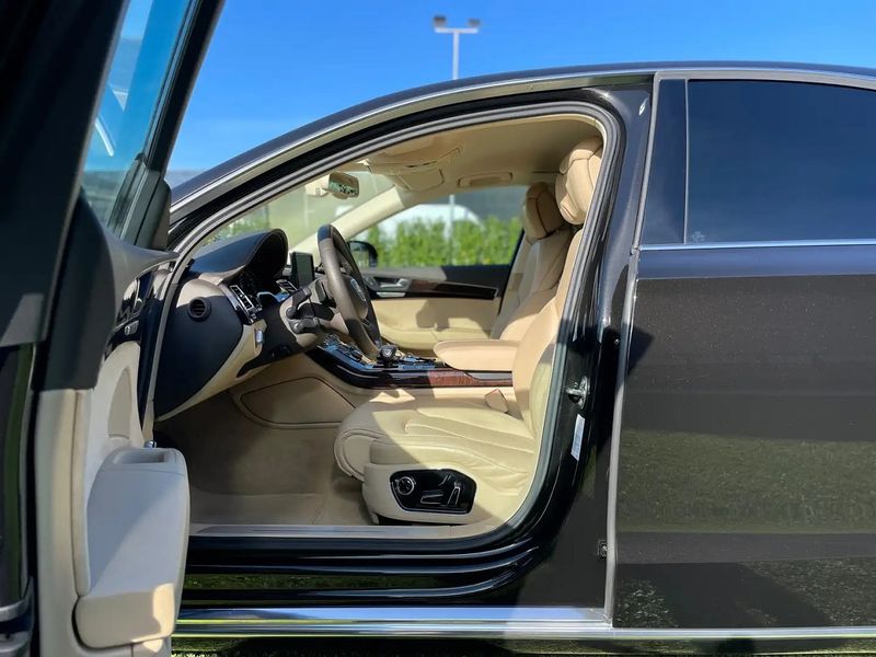 Audi A8 • 2011 • 138,200 km 10