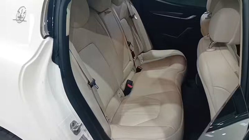 Maserati Ghibli • 2018 • 61,455 km 5