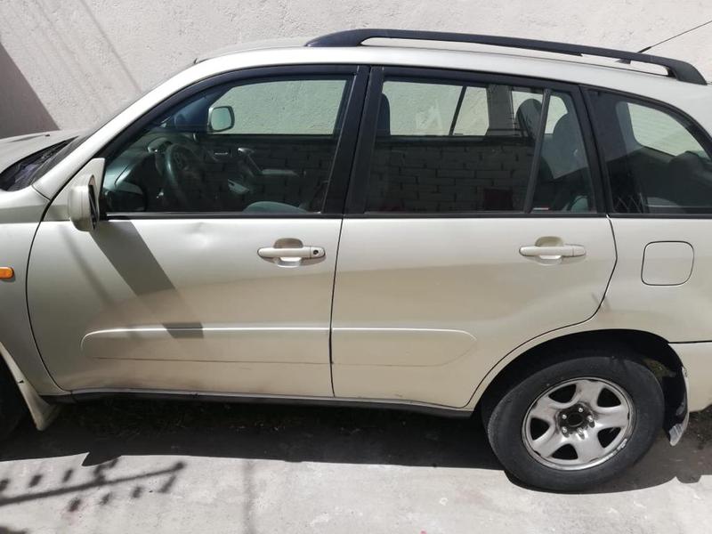 Toyota RAV4 • 2002 • 275,000 km 2