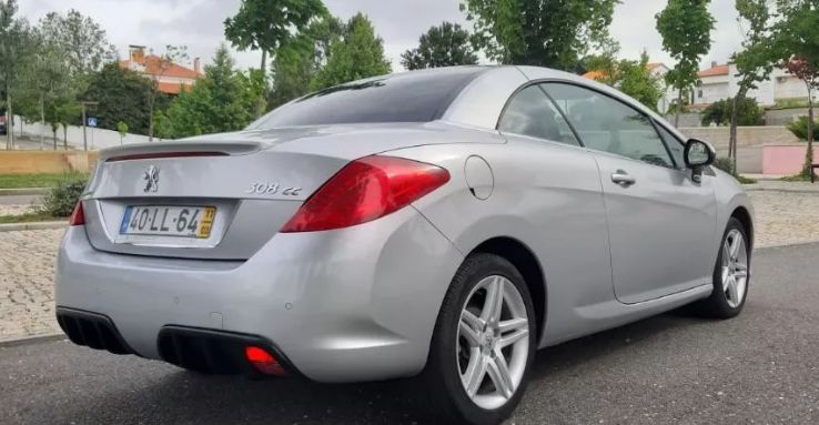 Peugeot 308 • 2011 • 127,000 km 2