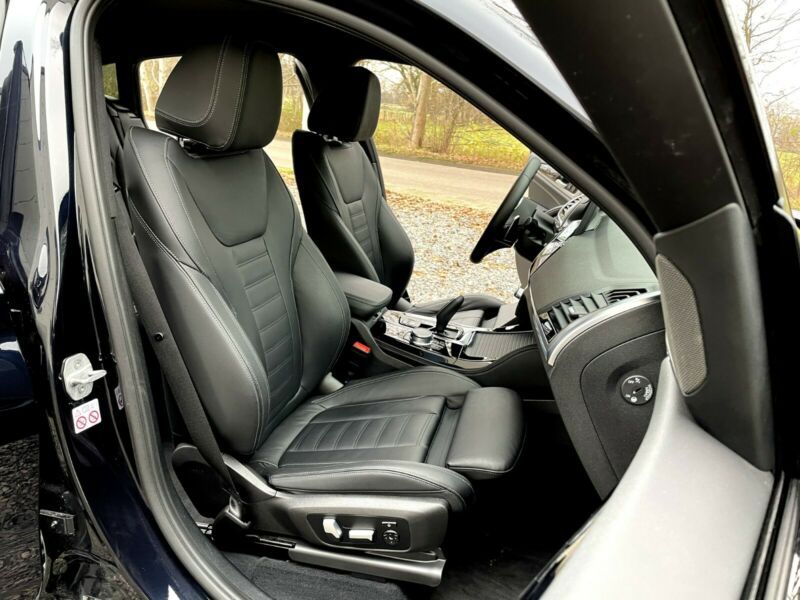 BMW X4 • 2020 • 93,400 km 8