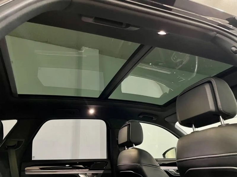 Volkswagen Touareg • 2019 • 83,000 km 14