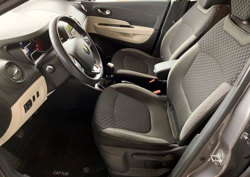 Renault Captur • 2018 • 10,000 km 3