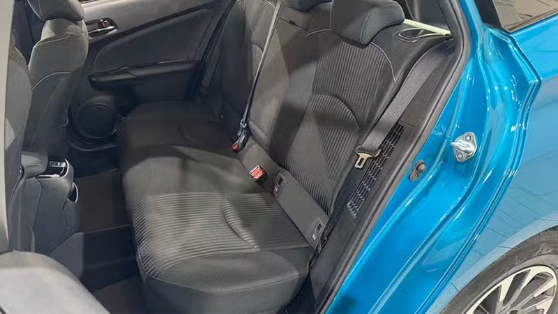 Toyota Prius • 2021 • 72,559 km 8