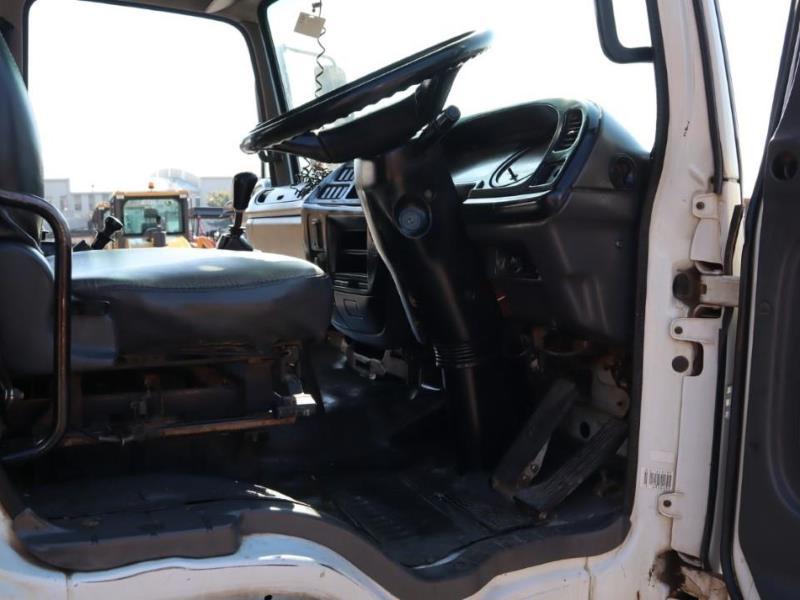 Isuzu MU-X • 2006 • 200,000 km 8