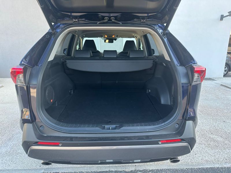 Toyota RAV4 Hybrid • 2019 • 72,447 km 10