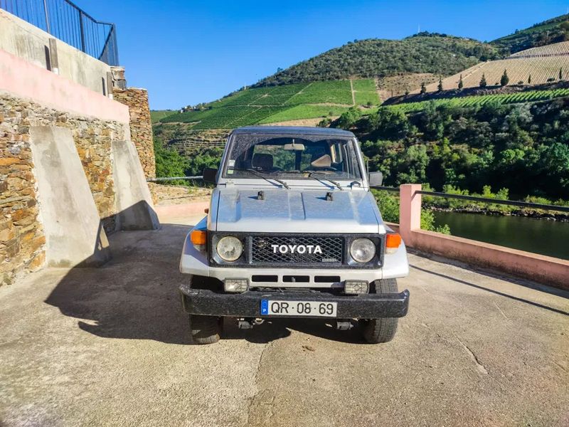 Toyota Land Cruiser • 1988 • 215,000 km 1