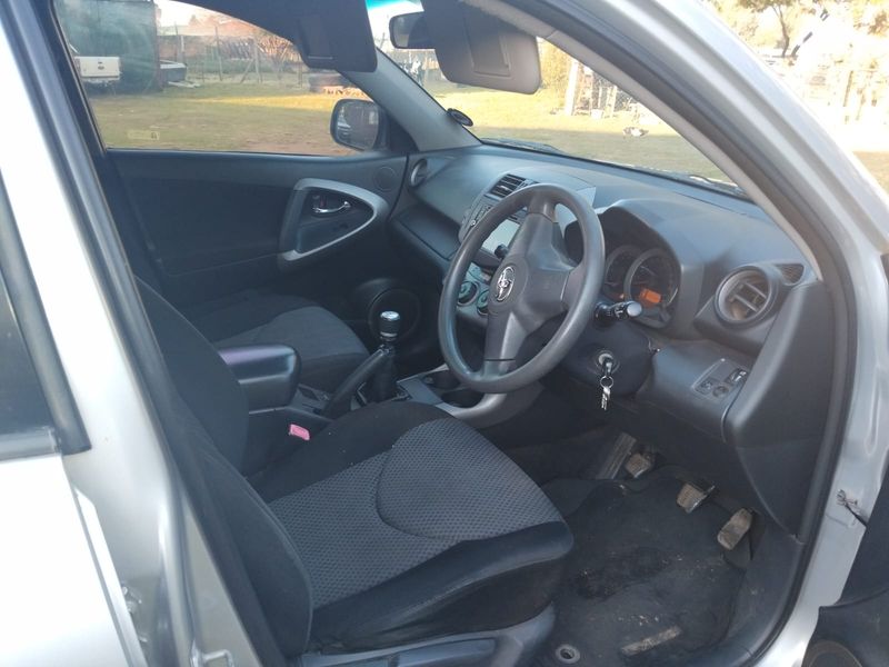 Toyota RAV4 • 2008 • 290,000 km 10