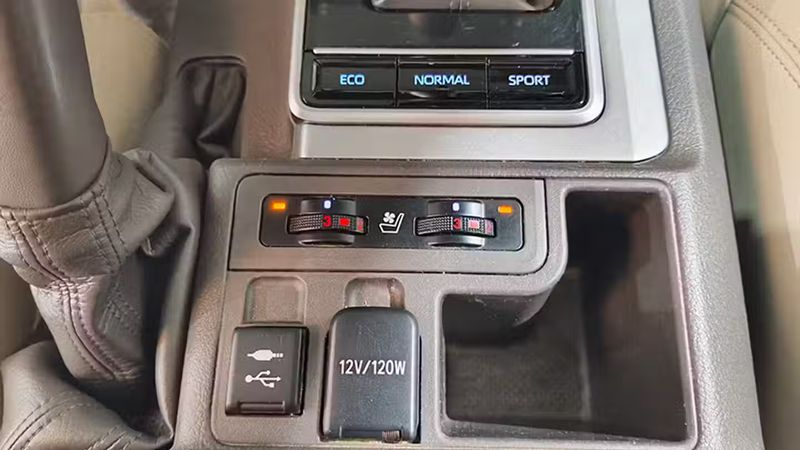 Toyota Land Cruiser • 2018 • 73,085 km 3