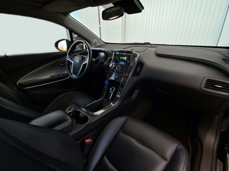 Opel Ampera • 2013 • 99,500 km 11