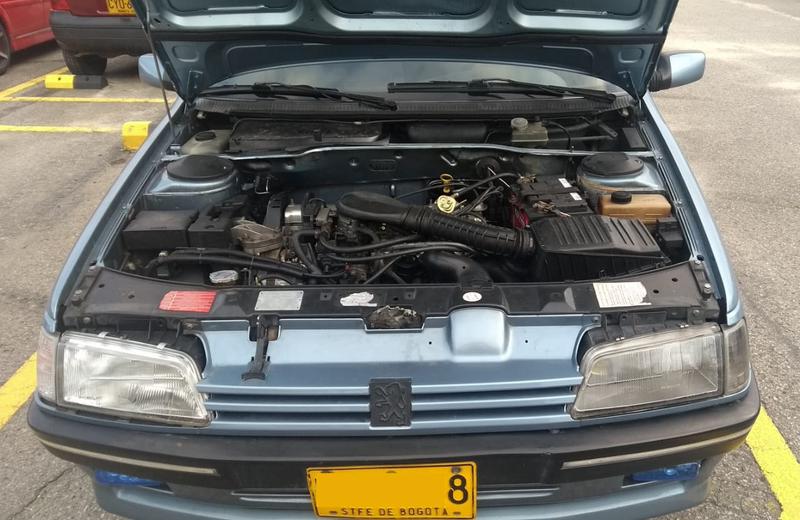 Peugeot 405 • 1993 • 216,000 km 2