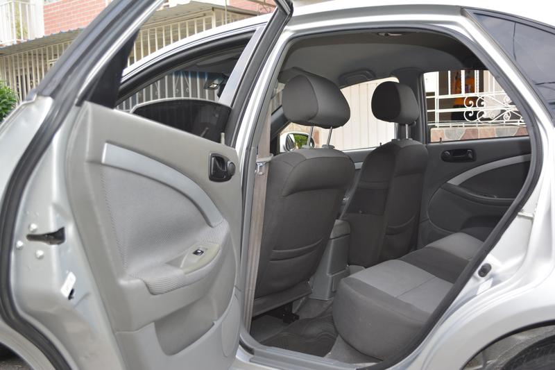 Chevrolet Optra • 2011 • 139,000 km 8