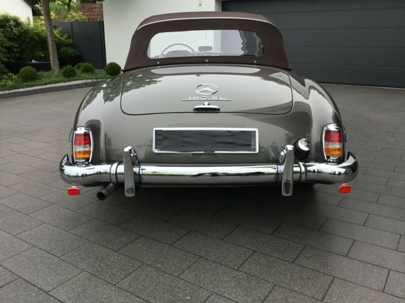 Mercedes-Benz 190 • 1961 • 25,790 km 9