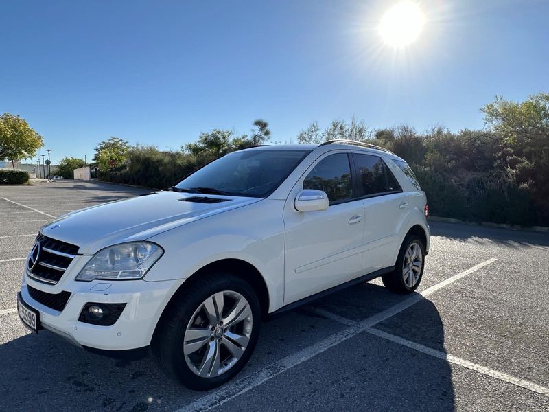 Mercedes-Benz ML350 • 2010 • 312,000 km 2