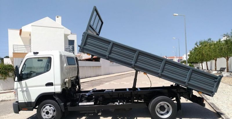 Mitsubishi Fuso canter • 2009 • 140,000 km 1