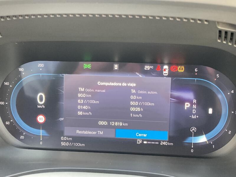 Volvo XC60 • 2024 • 12,819 km 11