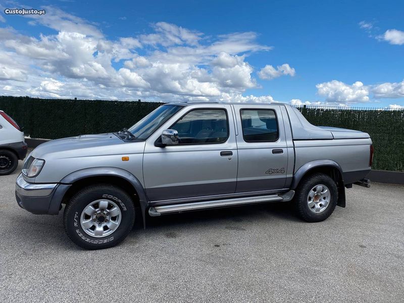 Nissan Navara • 1999 • 250,000 km 3